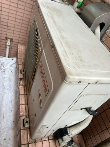 吊船清洗外牆